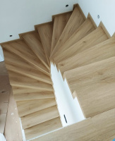 Vinylové schody bez nosu BUKOMA Dub Natur